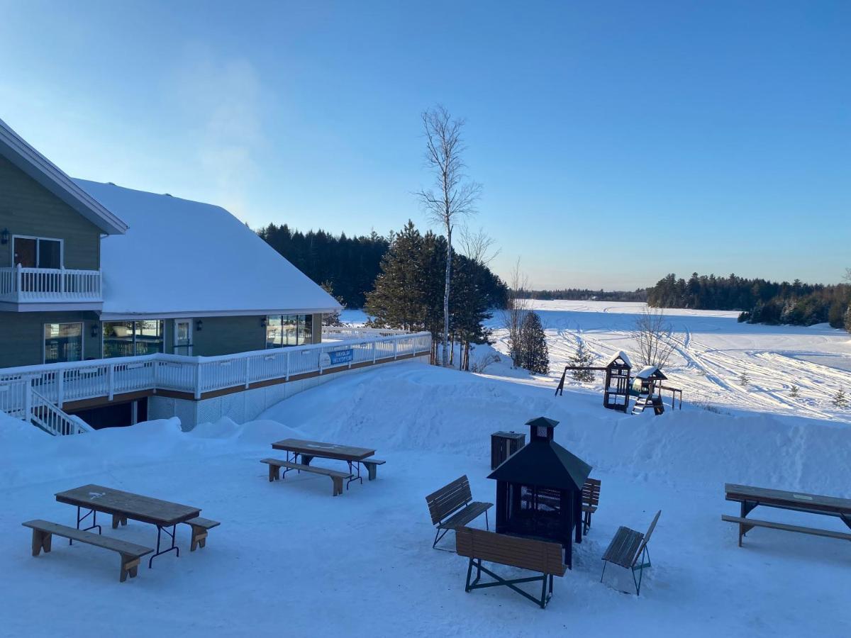 Pourvoirie Du Lac Blanc Saint-Alexis-des-Monts Eksteriør bilde